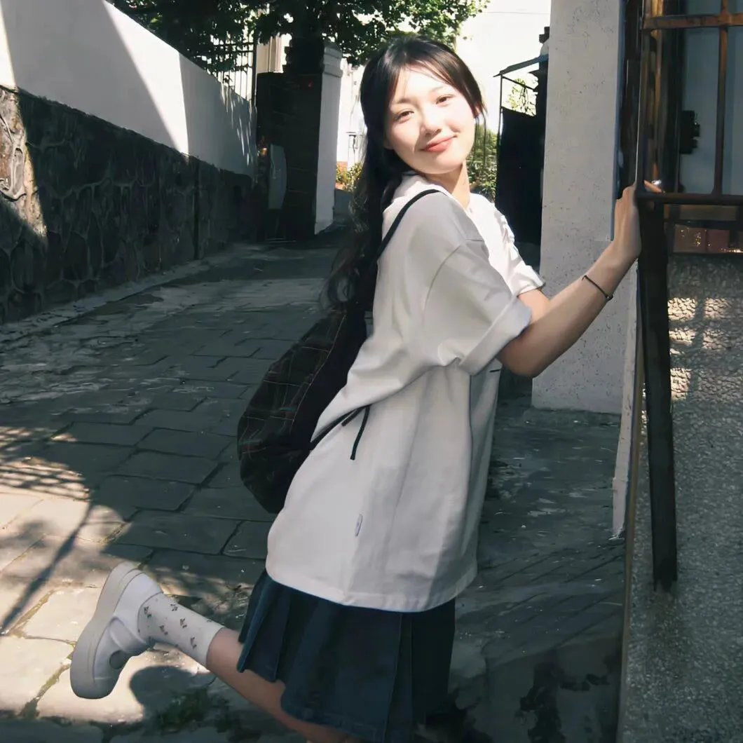 在壁橱里谈话海报